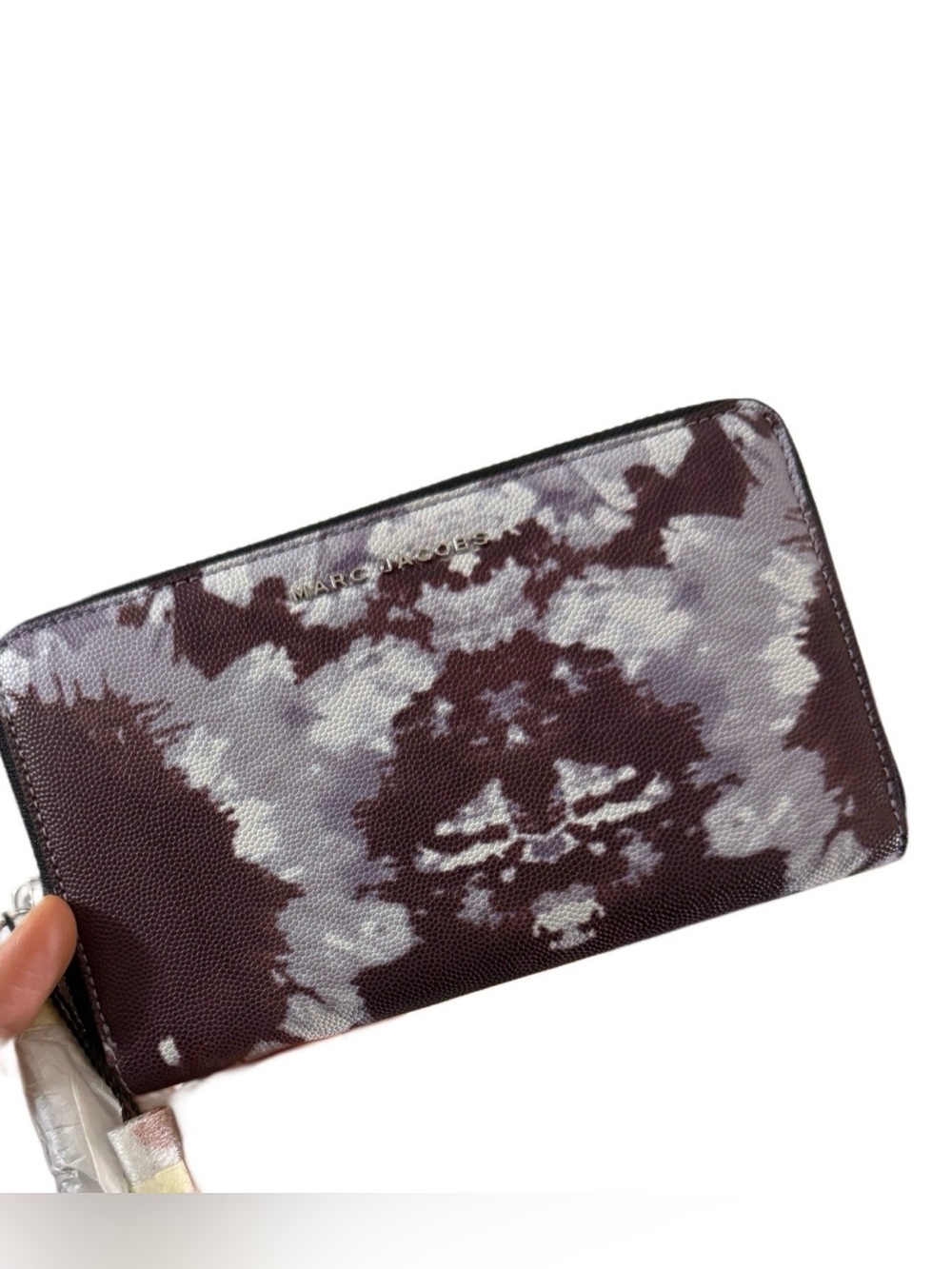 New Marc Jacobs purple and White Wristlet wallet leather lavender multicolor